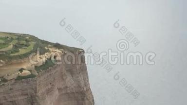 从马耳他定力美丽的高崖俯瞰美丽的开阔海景